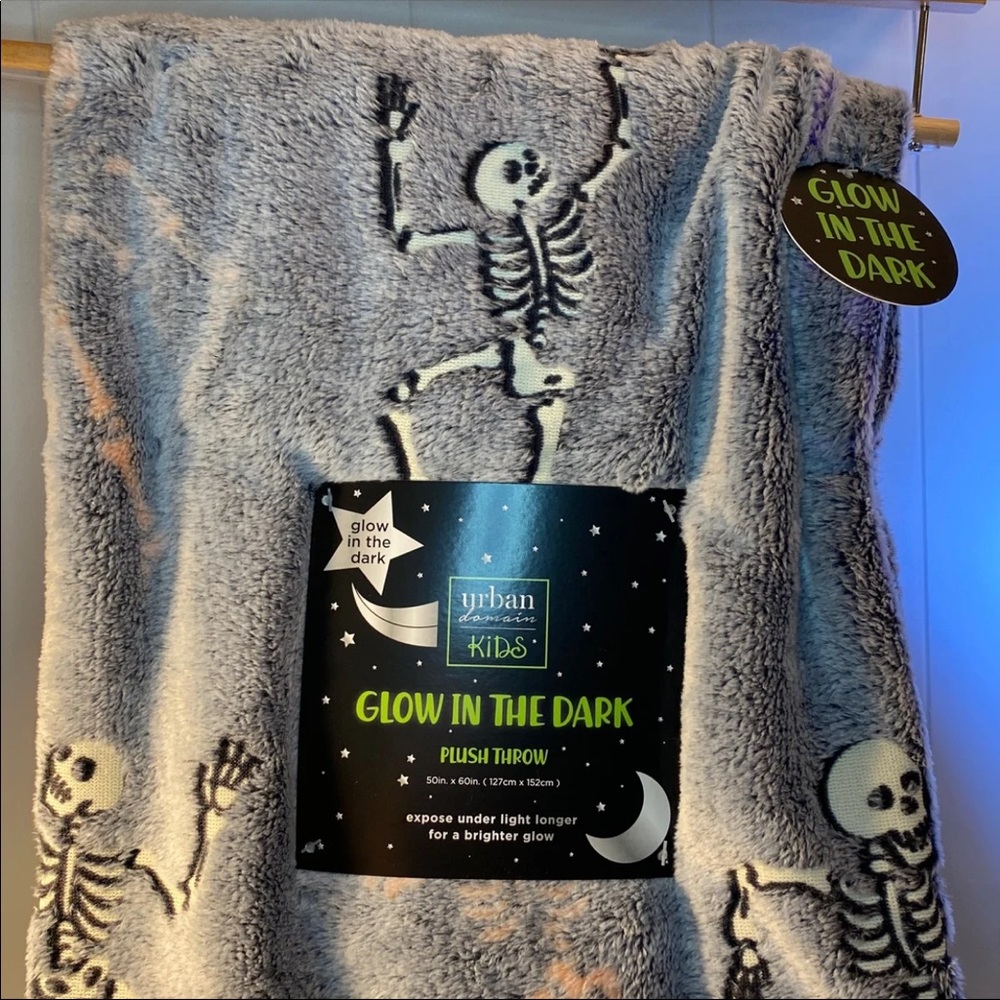 Glow in the dark Skeleton Blanket